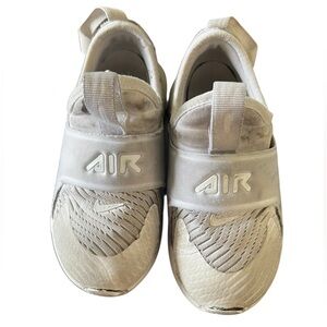 Nike Air kids size 10